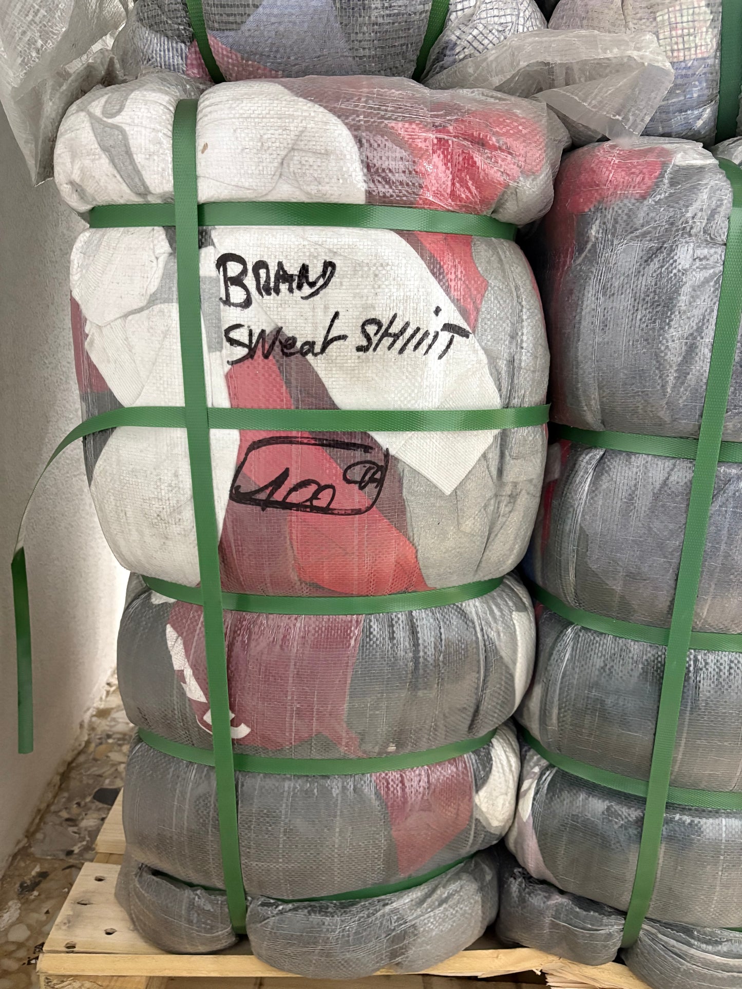 45 kg BRAND SWEATSHIRTS BALE